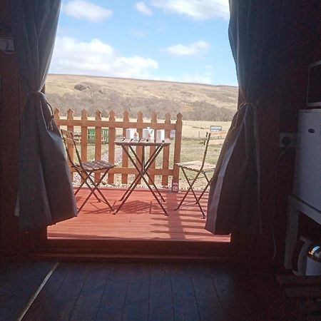Готель Wee Hoose Glamping 3 Kinbrace Екстер'єр фото