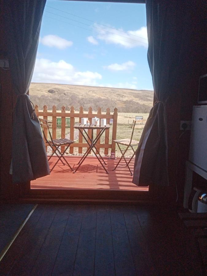Готель Wee Hoose Glamping 3 Kinbrace Екстер'єр фото