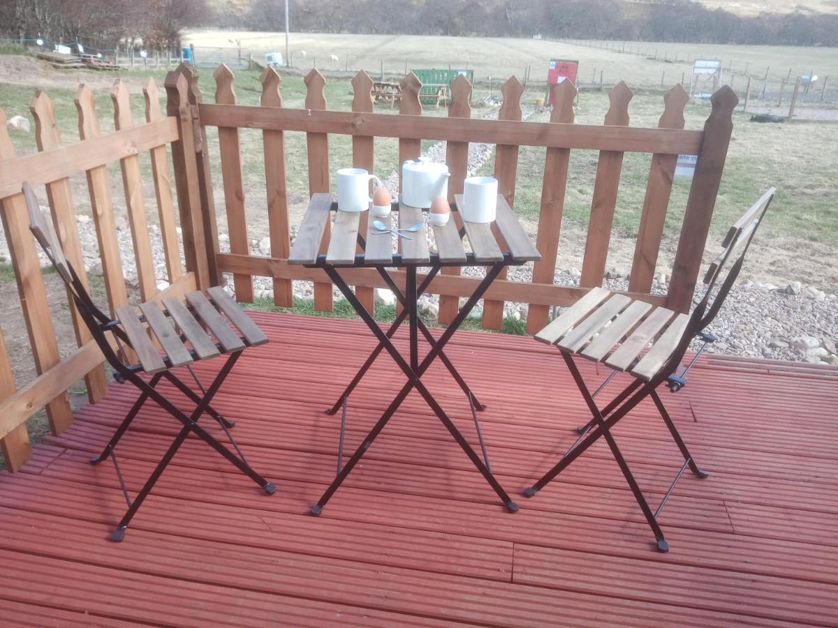 Готель Wee Hoose Glamping 3 Kinbrace Екстер'єр фото