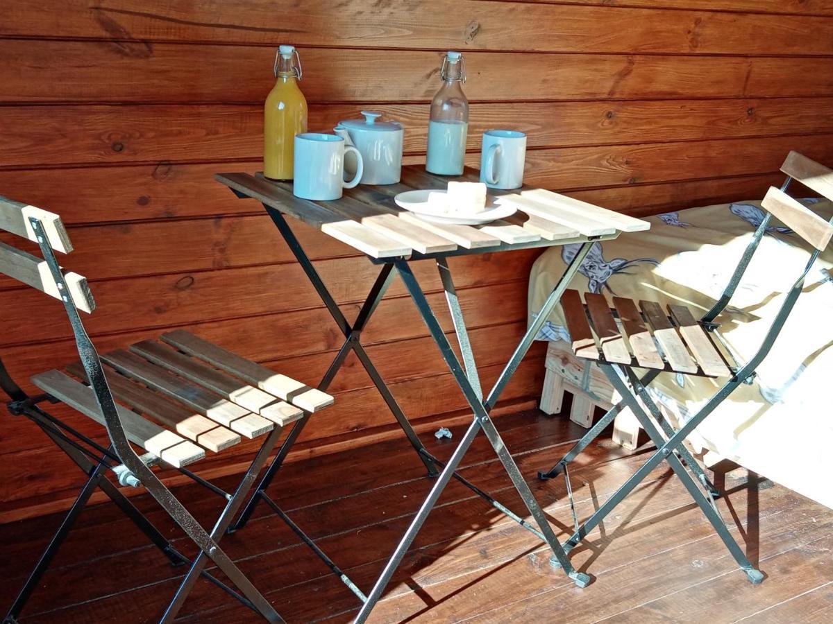 Готель Wee Hoose Glamping 3 Kinbrace Екстер'єр фото