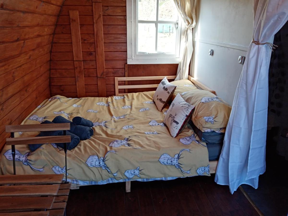 Готель Wee Hoose Glamping 3 Kinbrace Екстер'єр фото